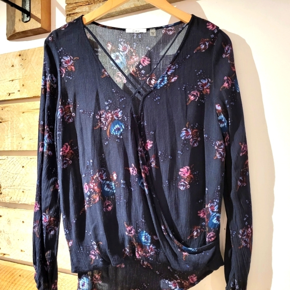 Dex Floral V-Neck Women's Top